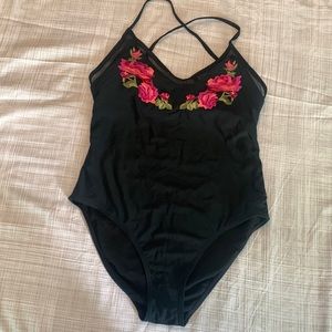 NEW (never worn, no tags) sz L swimsuit
